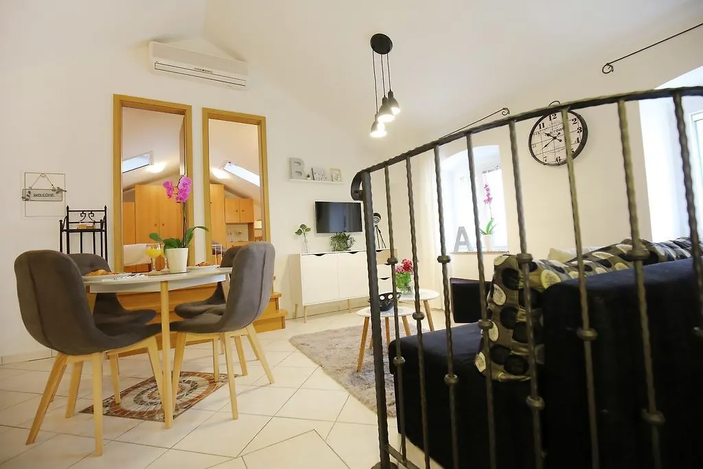 Stomorica Apartments Zadar