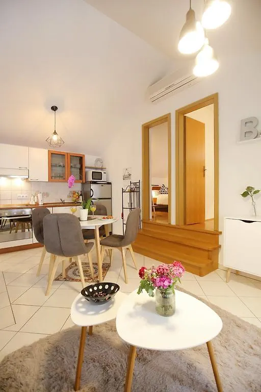 Stomorica Apartments Zadar